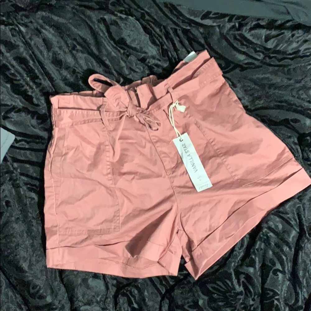 Vanilla star shorts